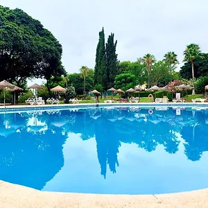 apartamento-premium-con-piscina-recepcin-24hs.es-andalucia.com/